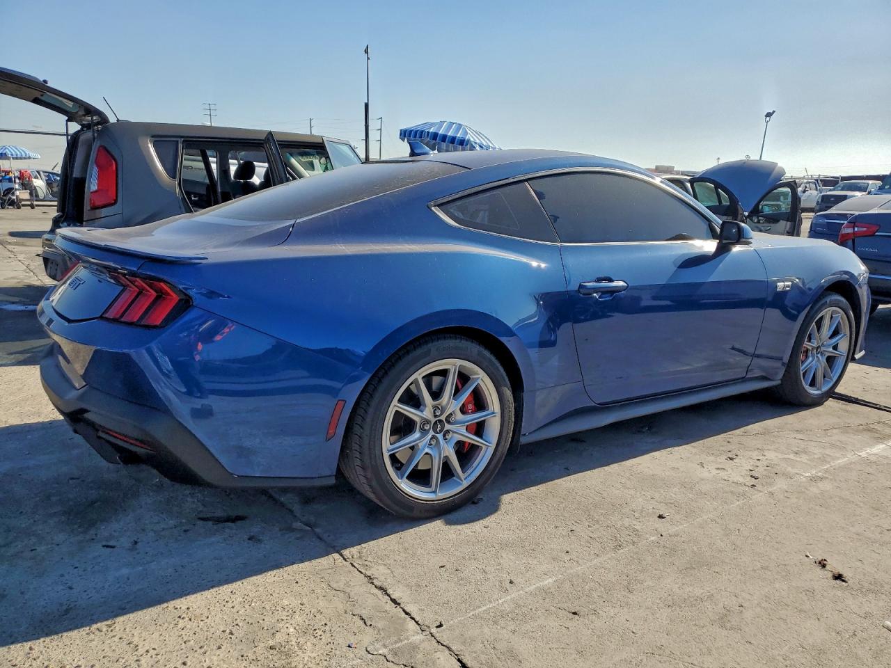 2024 FORD MUSTANG GT photo 3