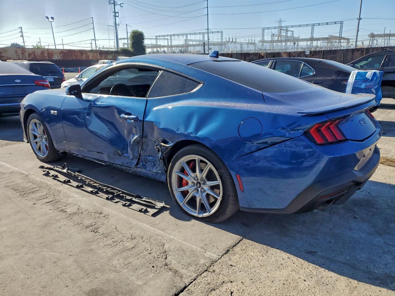 2024 FORD MUSTANG GT photo 2