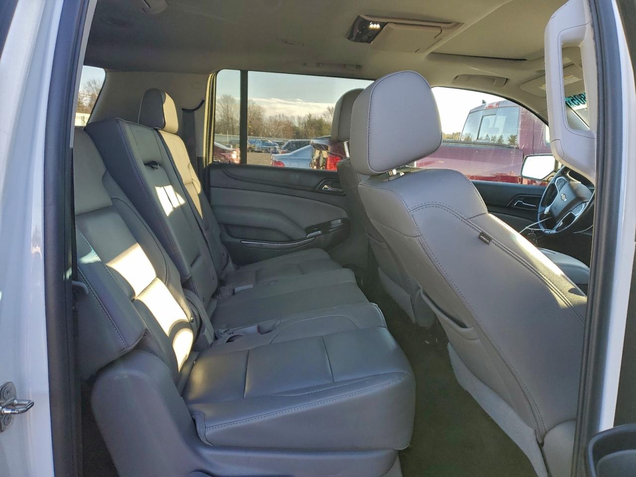 2018 CHEVROLET SUBURBAN K1500 LT photo 10
