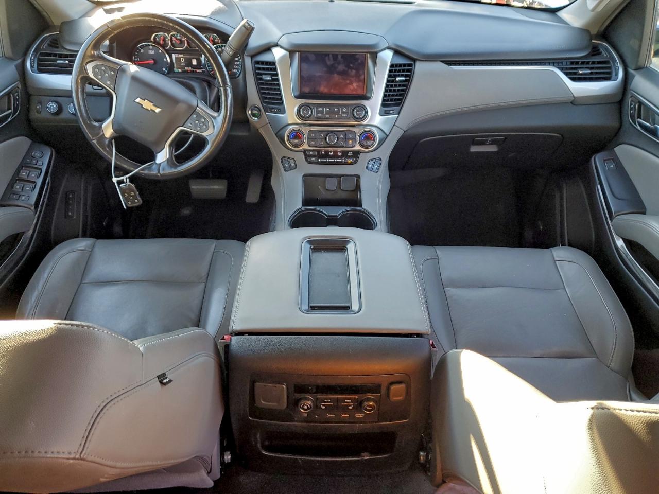 2018 CHEVROLET SUBURBAN K1500 LT photo 8