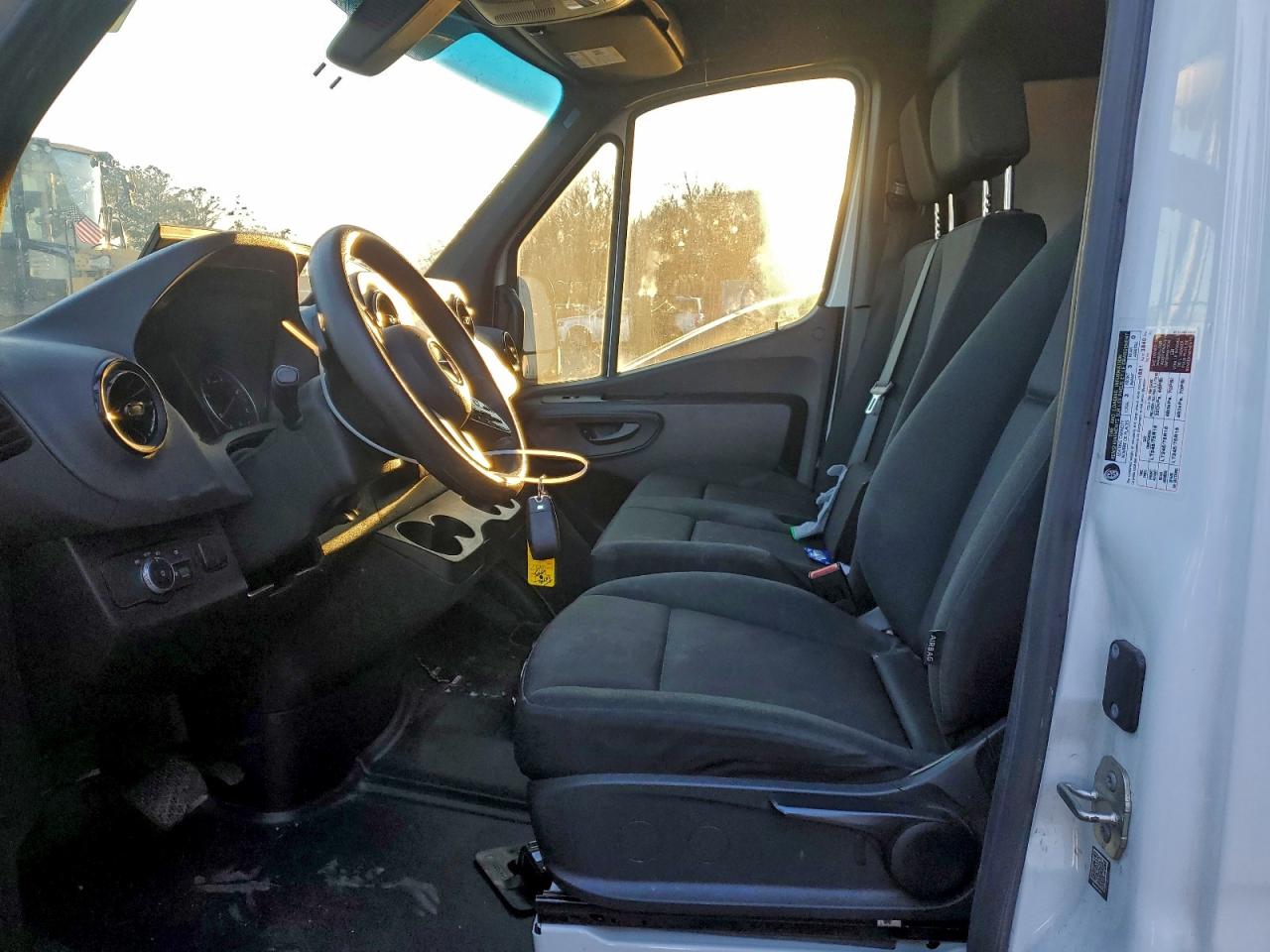 2024 MERCEDES-BENZ SPRINTER 2500 photo 7