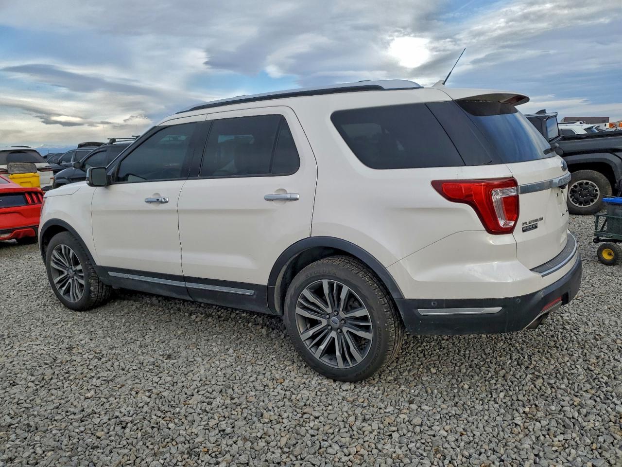 2018 FORD EXPLORER PLATINUM photo 2