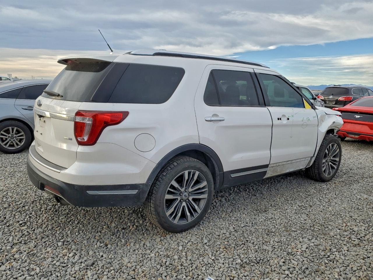 2018 FORD EXPLORER PLATINUM photo 3