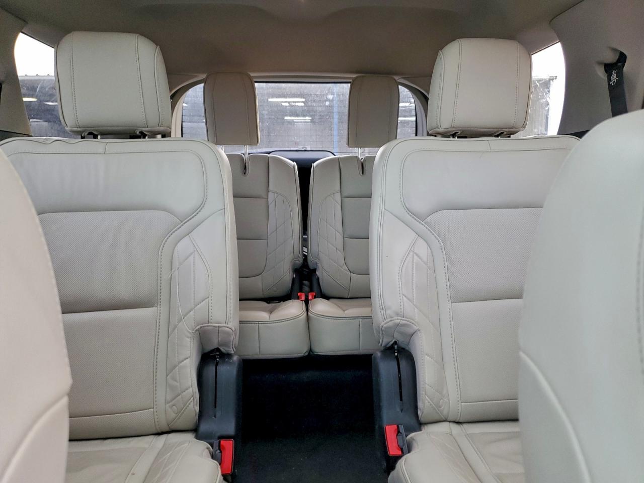 2018 FORD EXPLORER PLATINUM photo 10