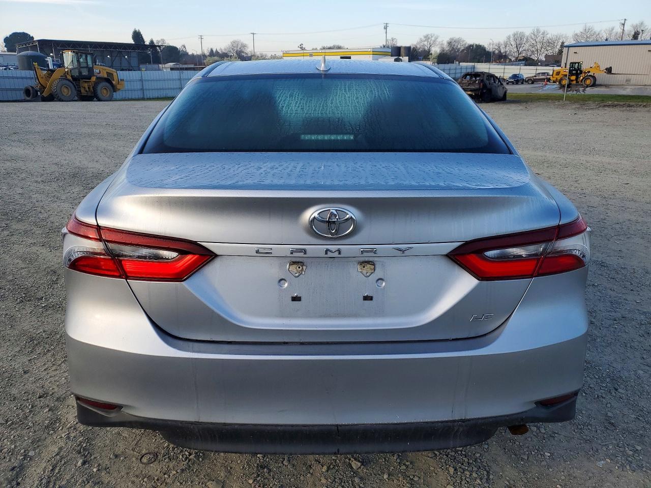 2022 TOYOTA CAMRY LE photo 6