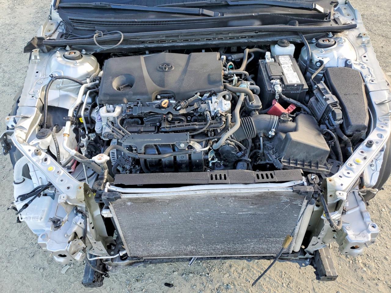 2022 TOYOTA CAMRY LE photo 11