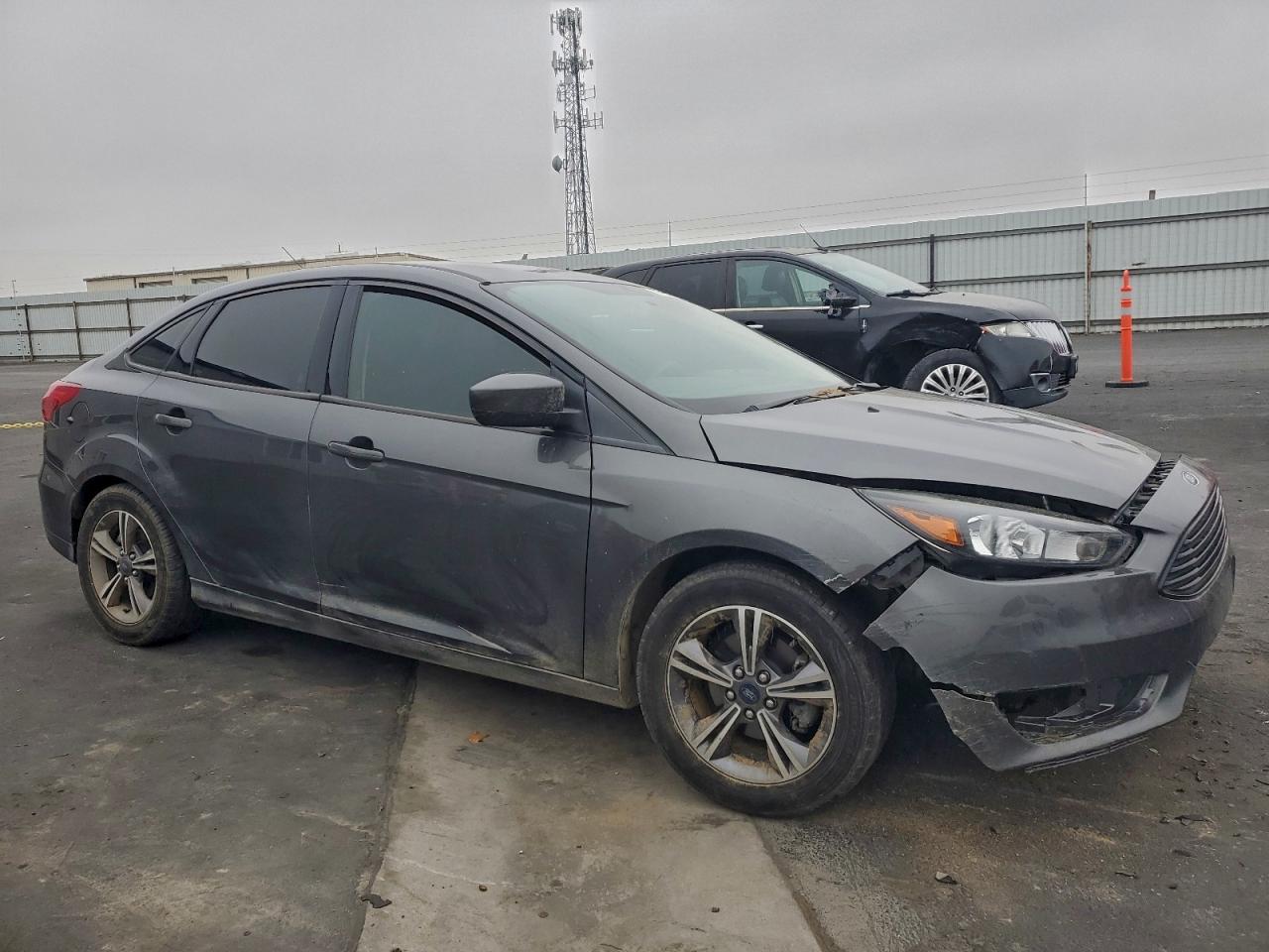 2018 FORD FOCUS SE photo 4