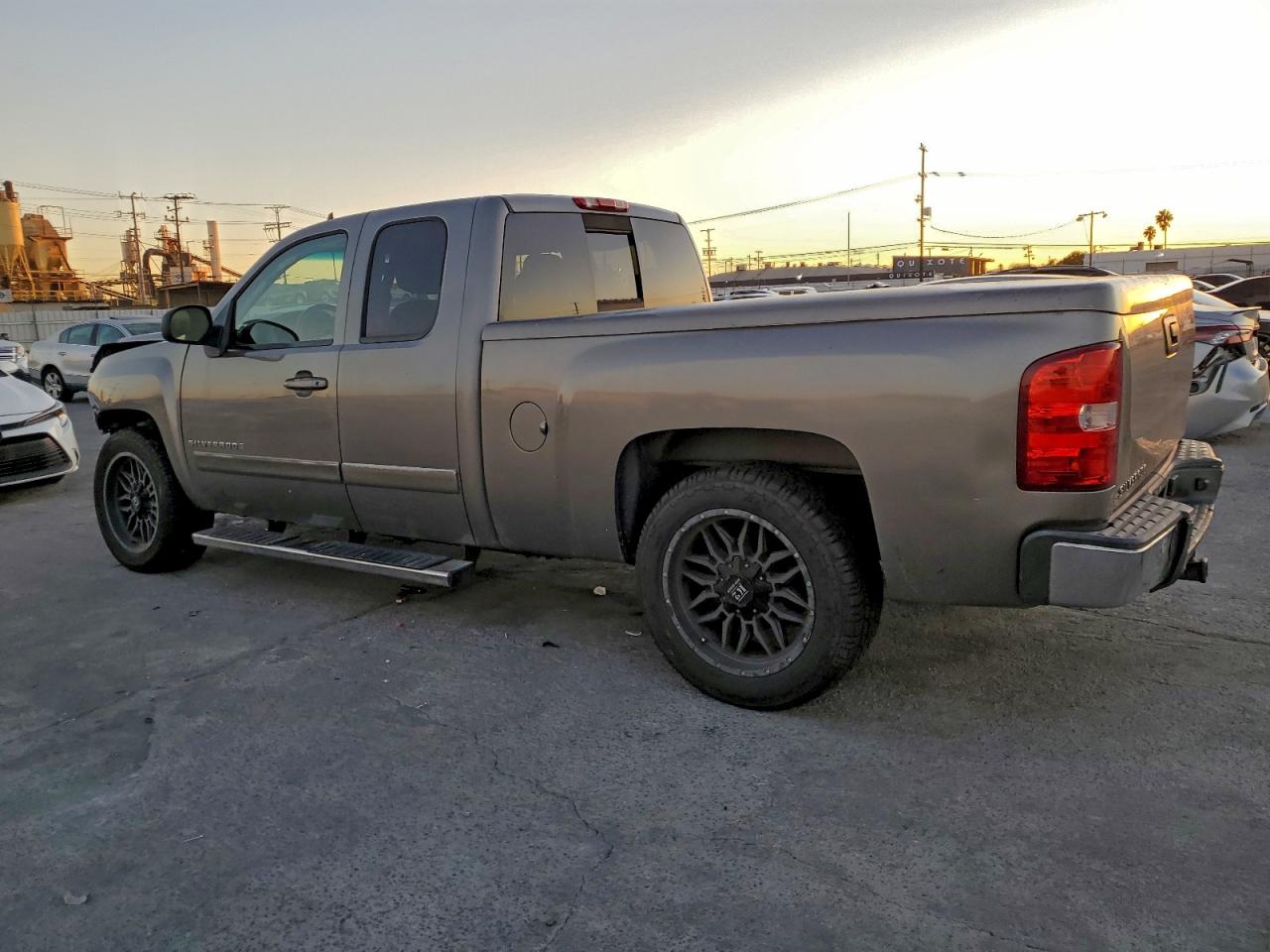 2007 CHEVROLET SILVERADO C1500 photo 2