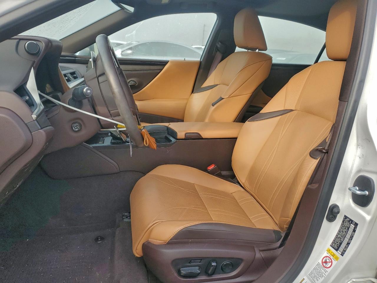 2019 LEXUS ES 300H photo 7