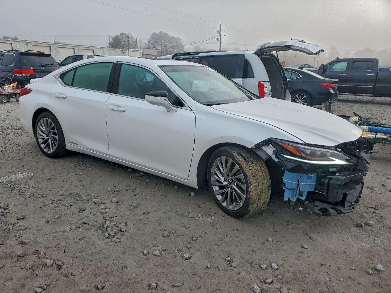 2019 LEXUS ES 300H photo 4