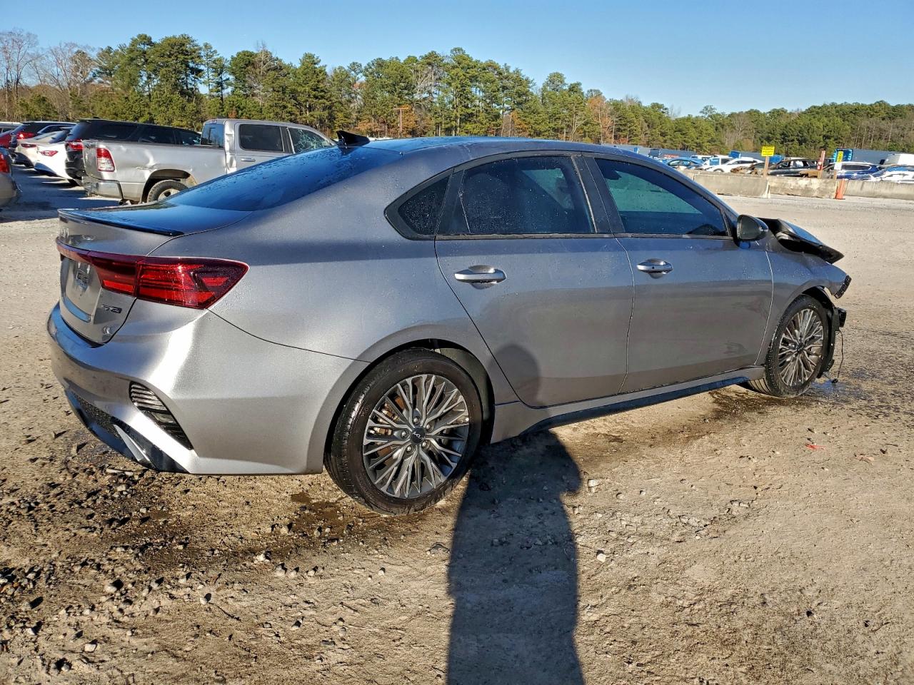 2024 KIA FORTE GT LINE photo 3