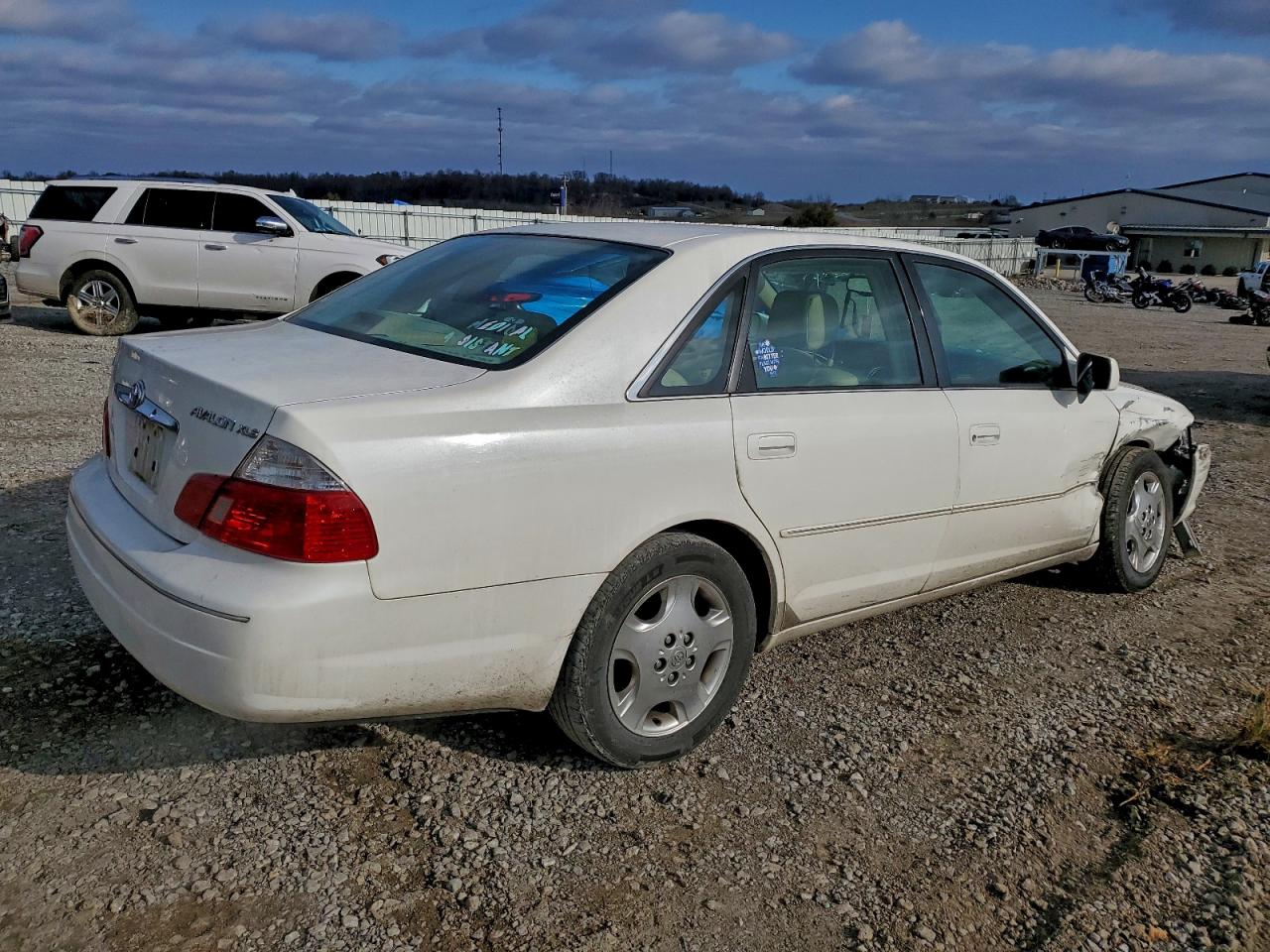 2004 TOYOTA AVALON XL photo 3