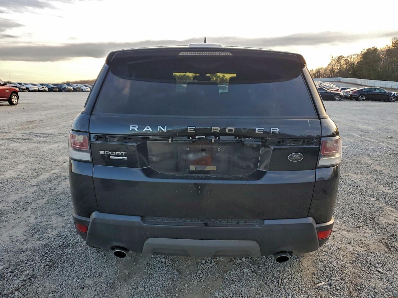 2016 LAND ROVER RANGE ROVER SPORT SE photo 6