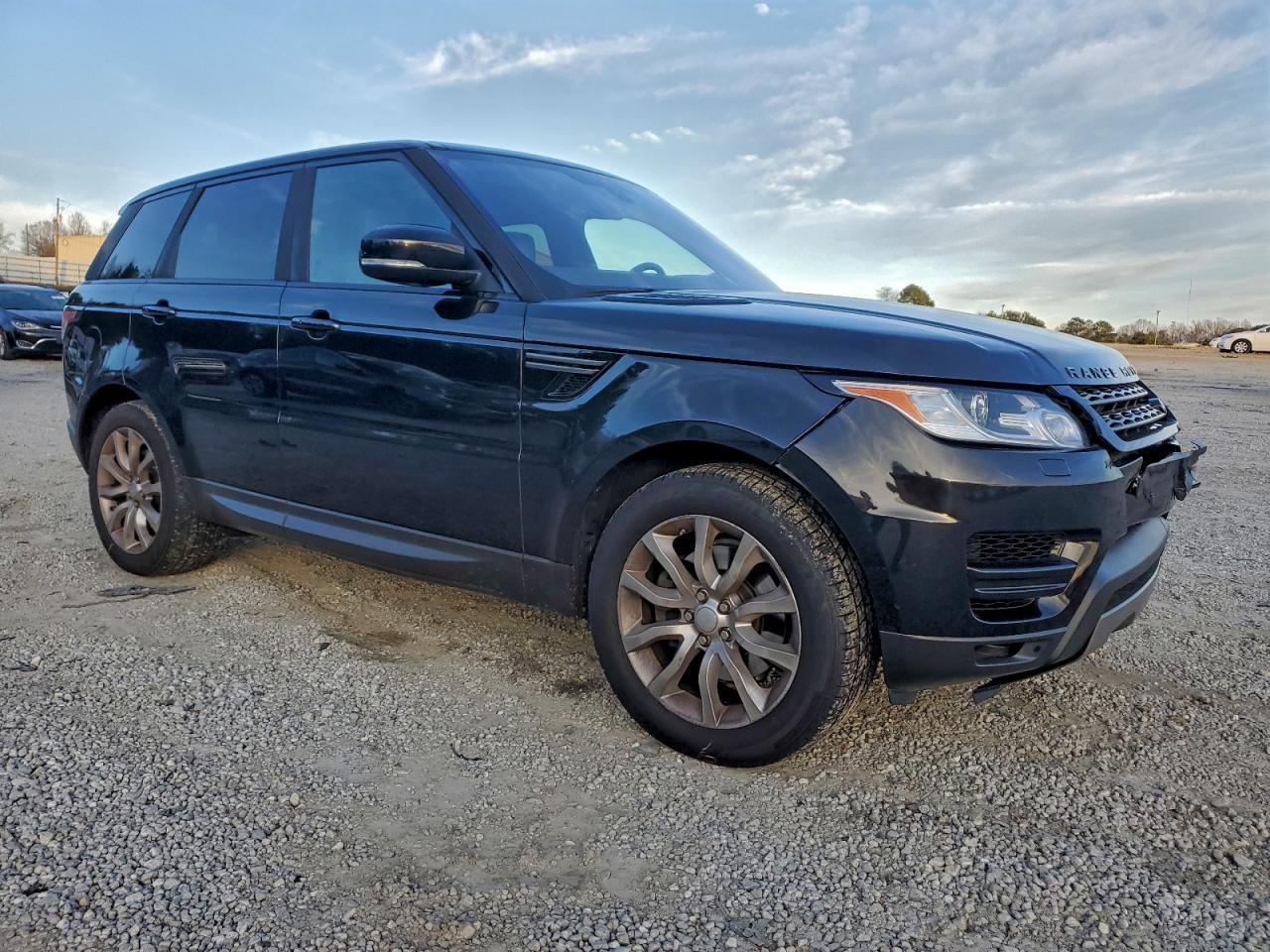 2016 LAND ROVER RANGE ROVER SPORT SE photo 4