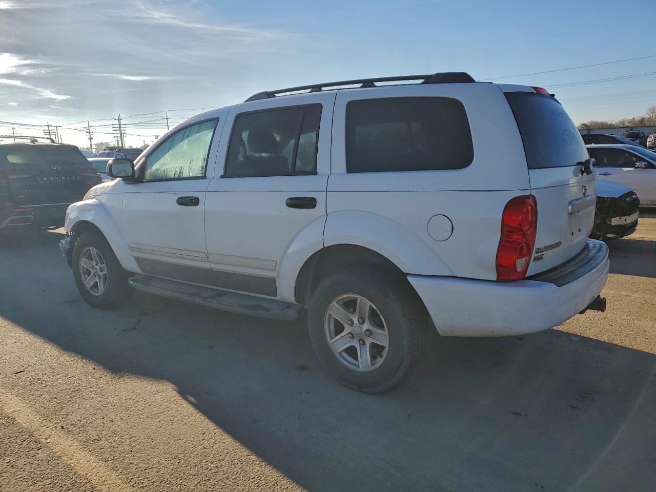 2005 DODGE DURANGO SLT photo 2