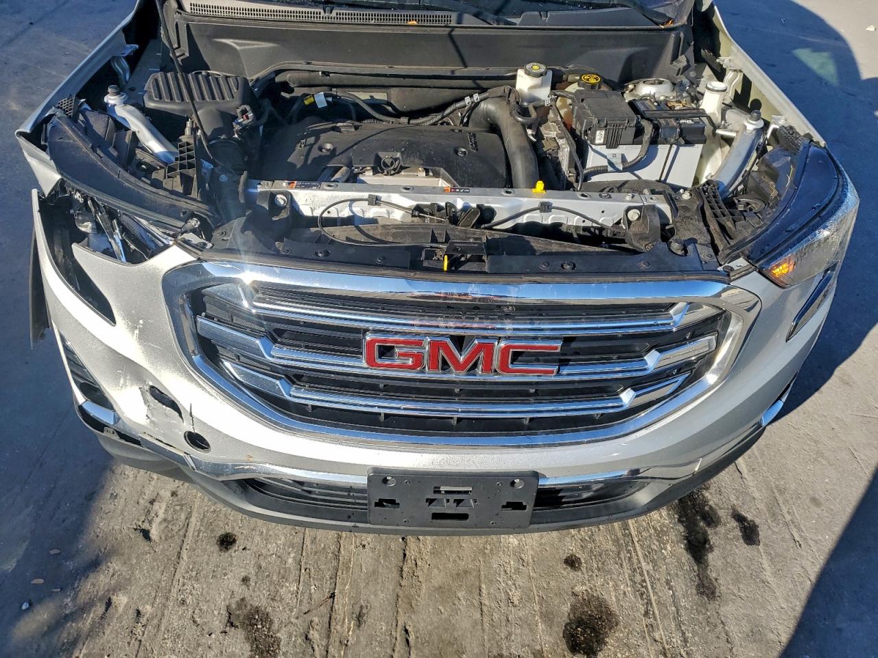 2020 GMC TERRAIN SLT photo 12