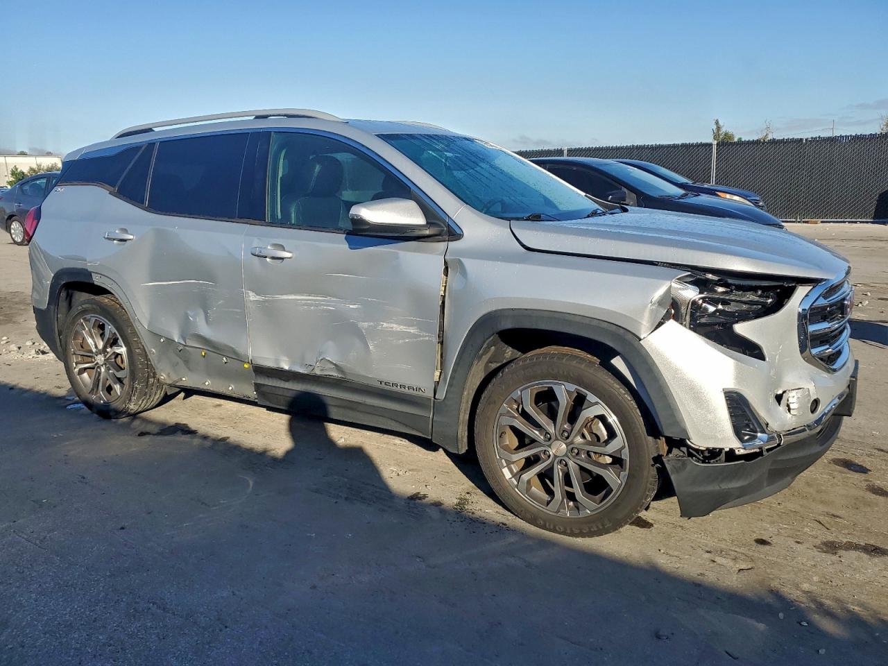 2020 GMC TERRAIN SLT photo 4