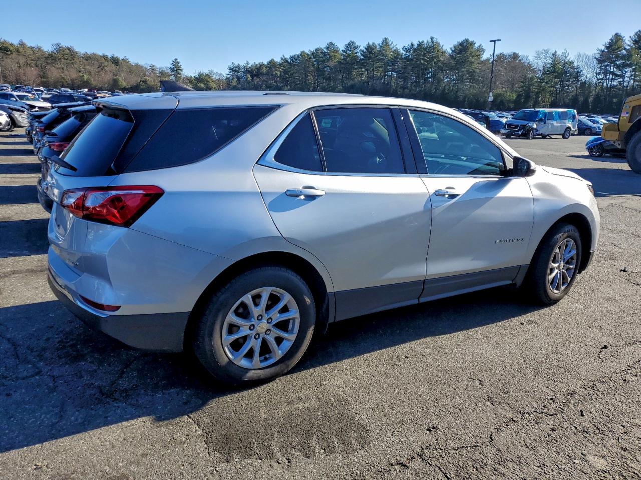 2019 CHEVROLET EQUINOX LT photo 3