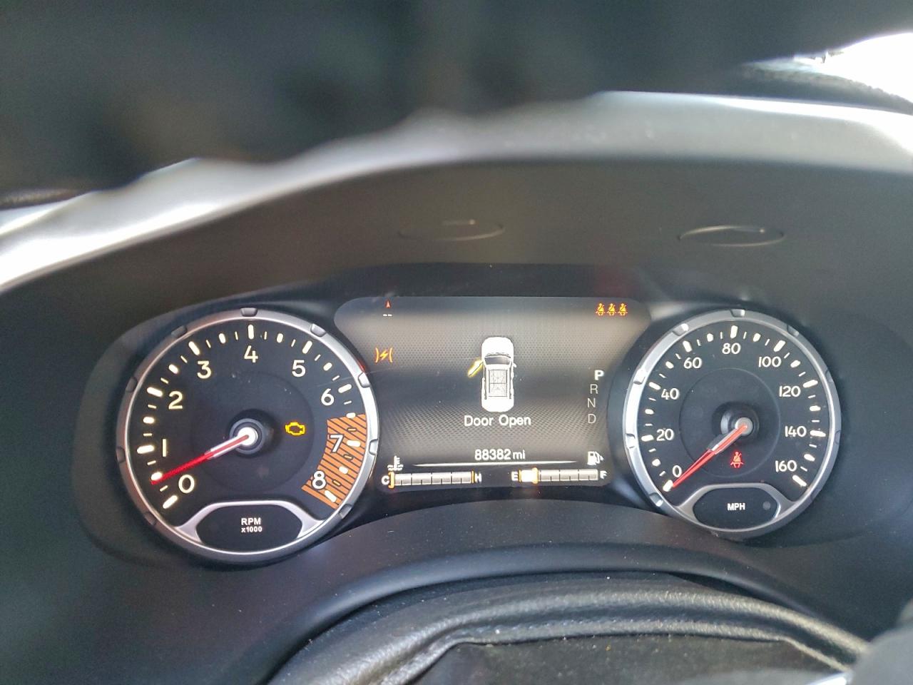 2019 JEEP RENEGADE LIMITED photo 9
