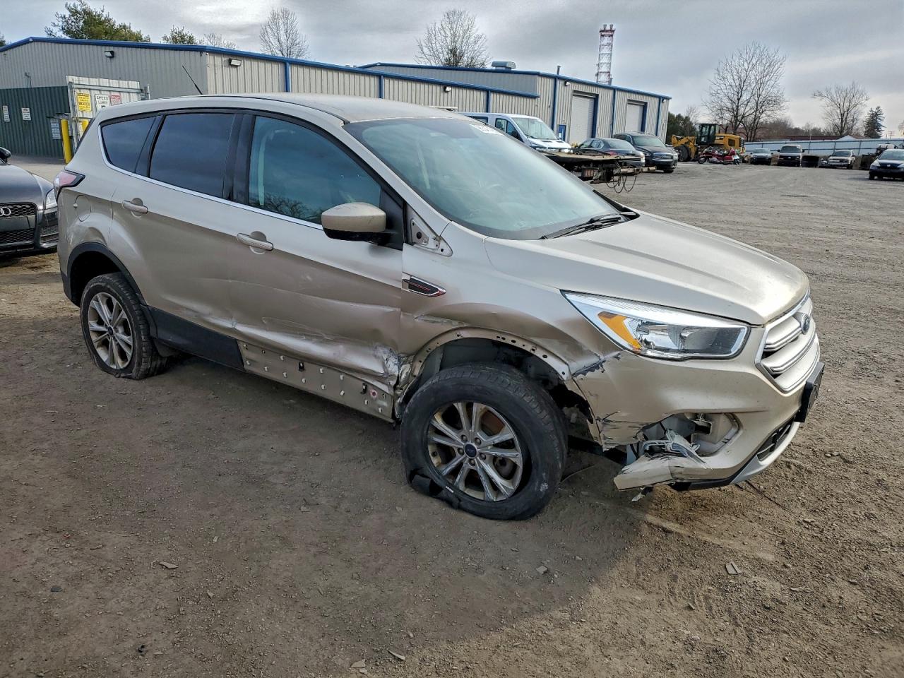 2017 FORD ESCAPE SE photo 4