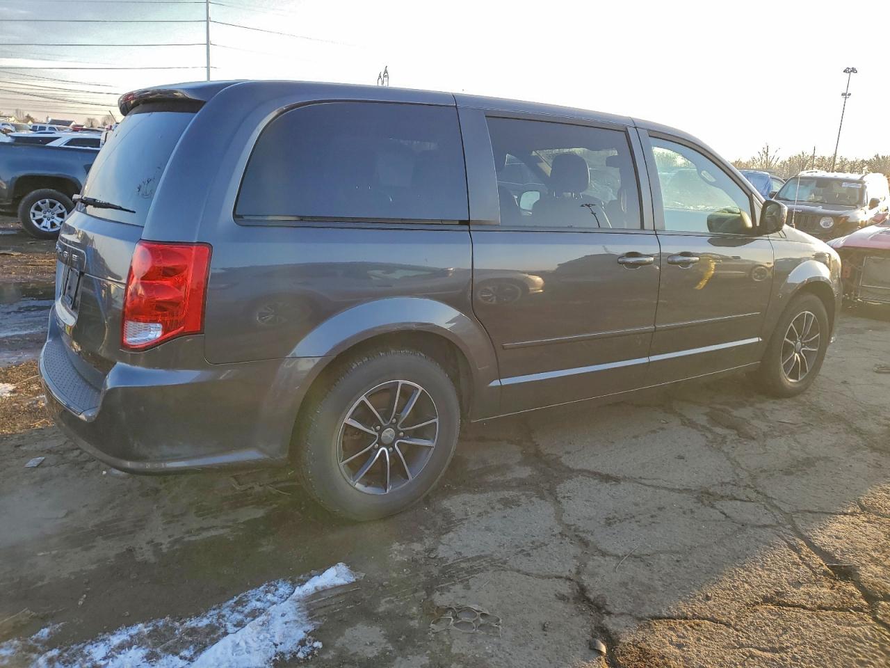 2015 DODGE GRAND CARAVAN SXT photo 3