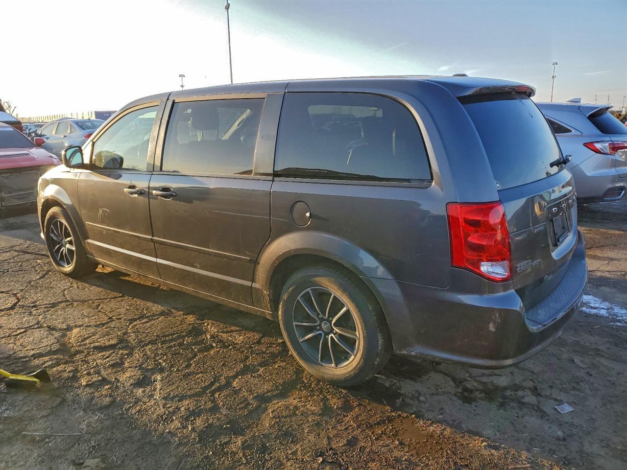 2015 DODGE GRAND CARAVAN SXT photo 2
