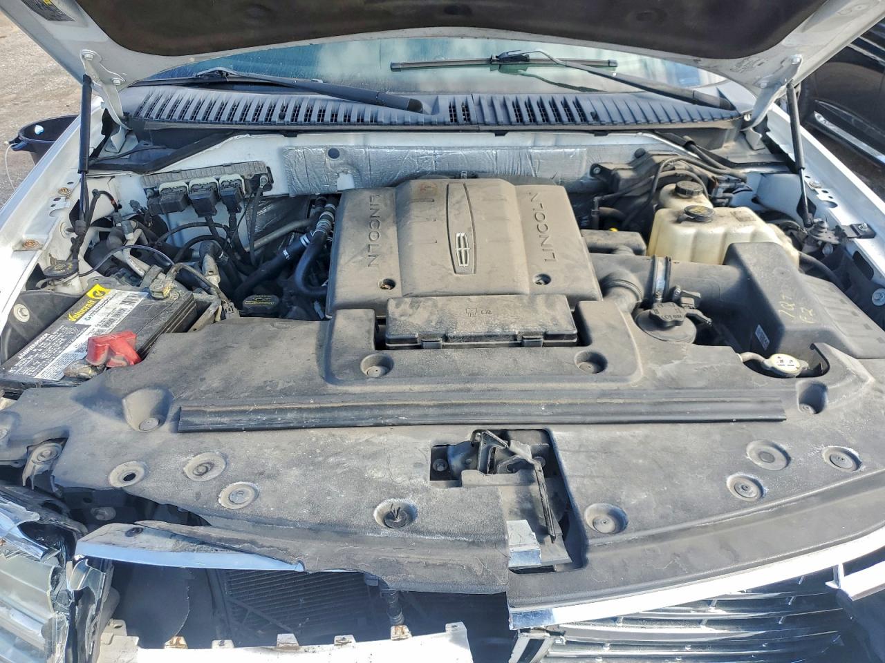 2013 LINCOLN NAVIGATOR photo 12