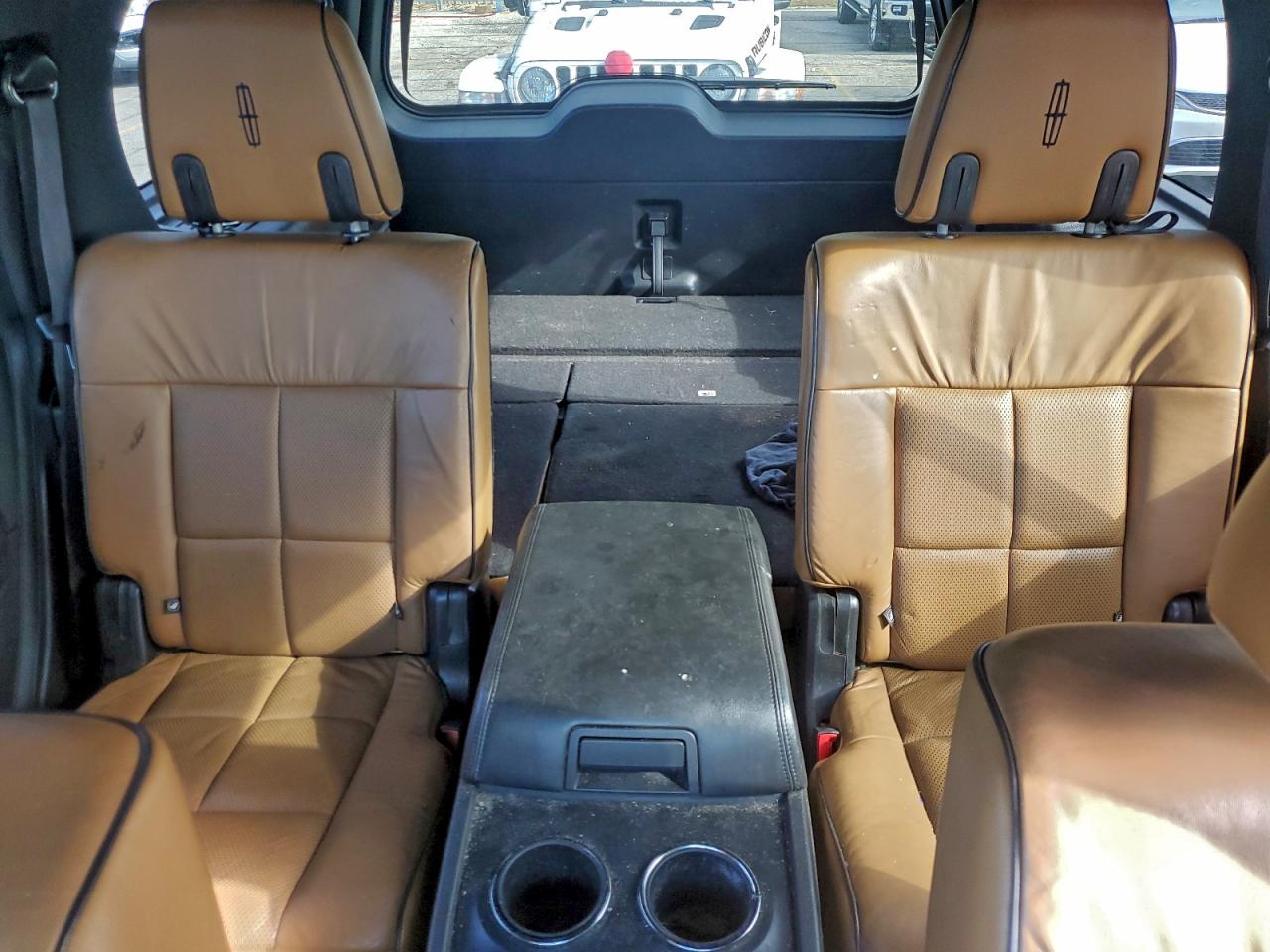 2013 LINCOLN NAVIGATOR photo 10