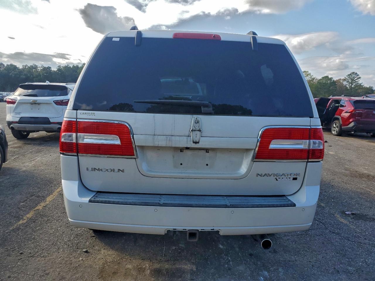2013 LINCOLN NAVIGATOR photo 6