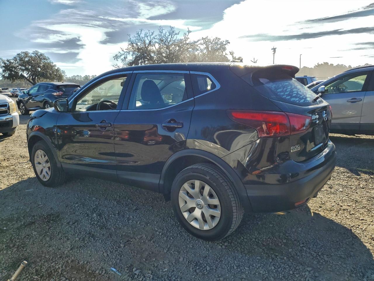 2019 NISSAN ROGUE SPORT S photo 2