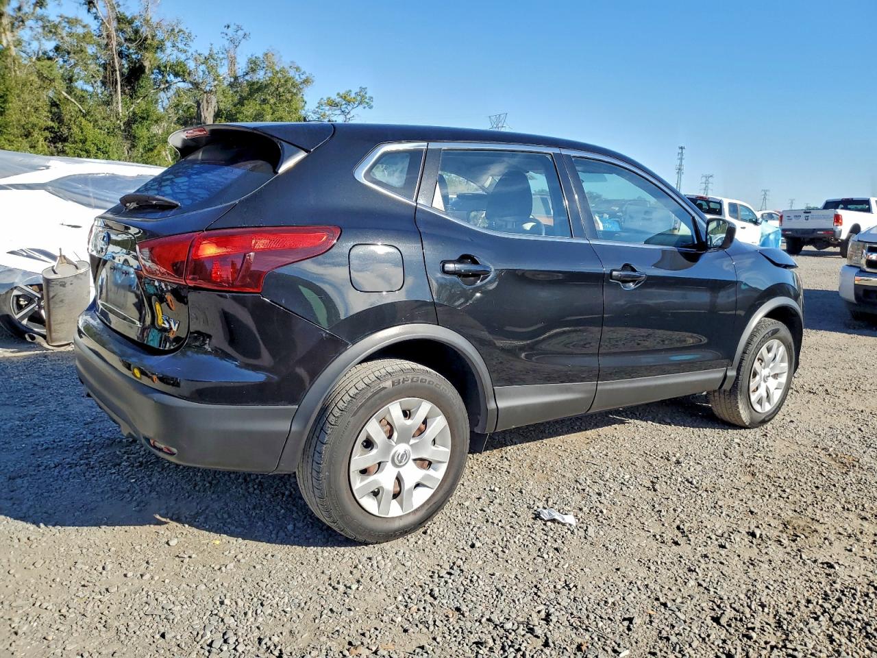 2019 NISSAN ROGUE SPORT S photo 3