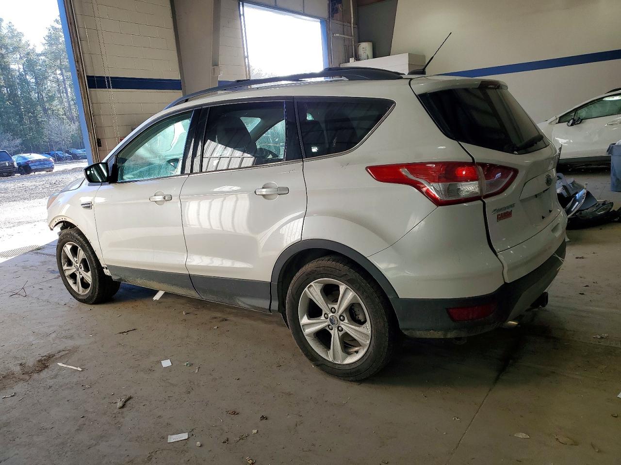 2016 FORD ESCAPE SE photo 2