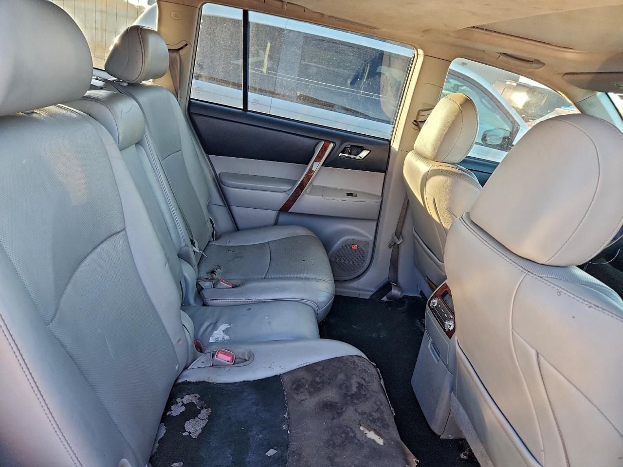 2013 TOYOTA HIGHLANDER LIMITED photo 11