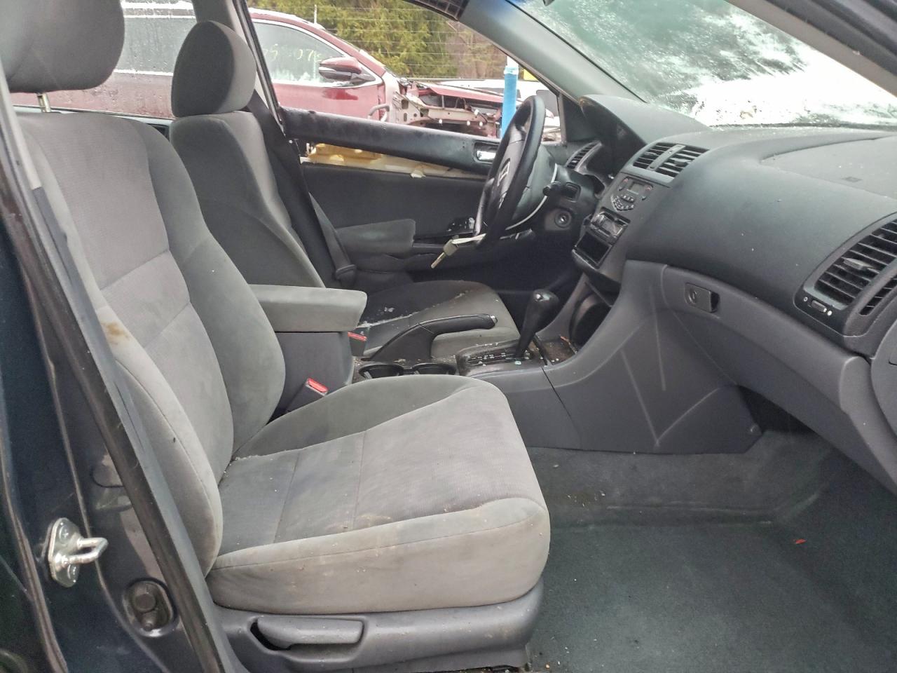 2004 HONDA ACCORD LX photo 7