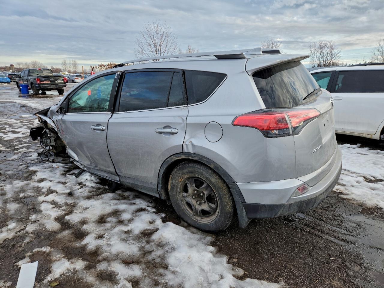 2017 TOYOTA RAV4 LE photo 2