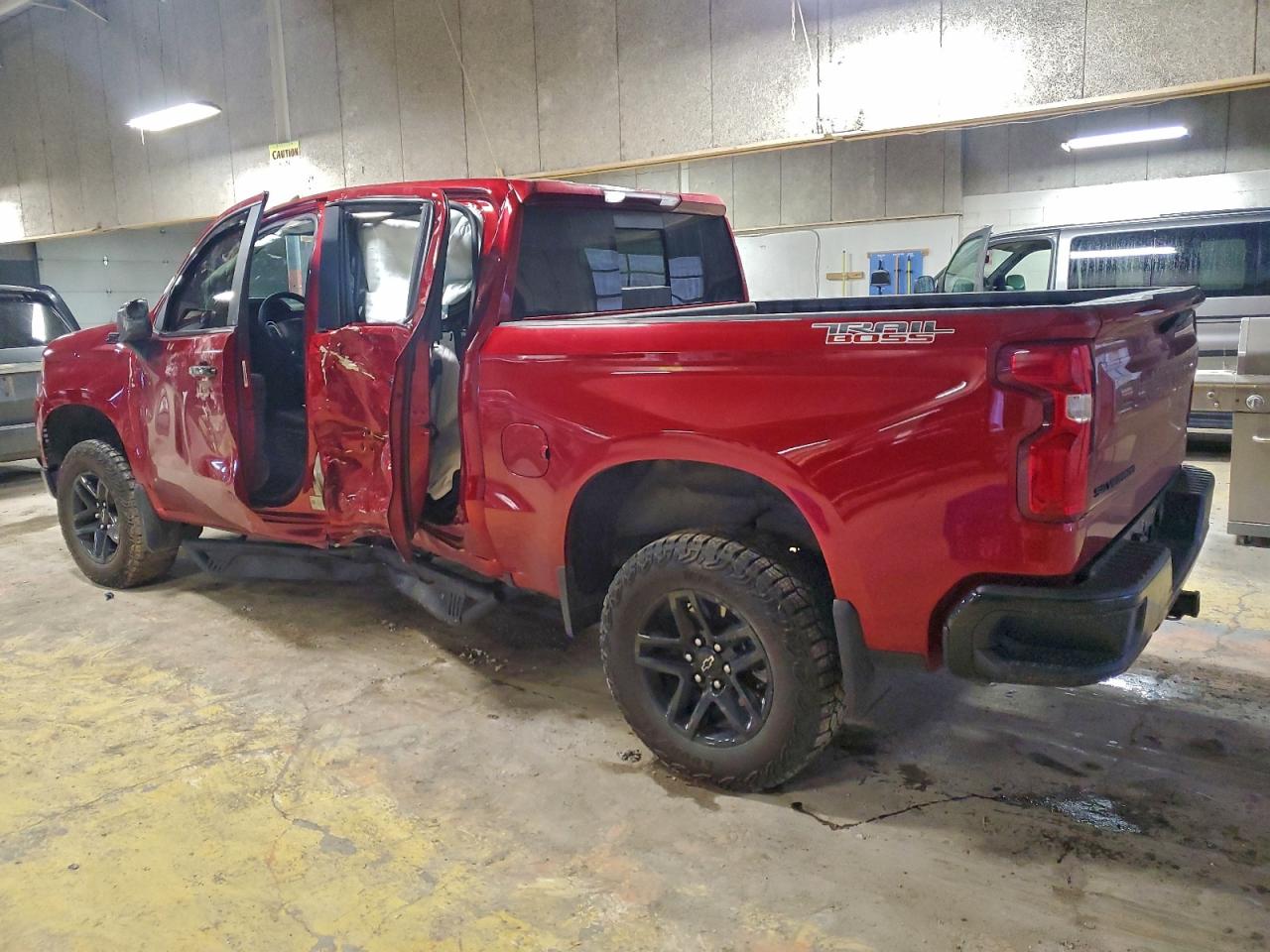 2024 CHEVROLET SILVERADO K1500 LT TRAIL BOSS photo 2