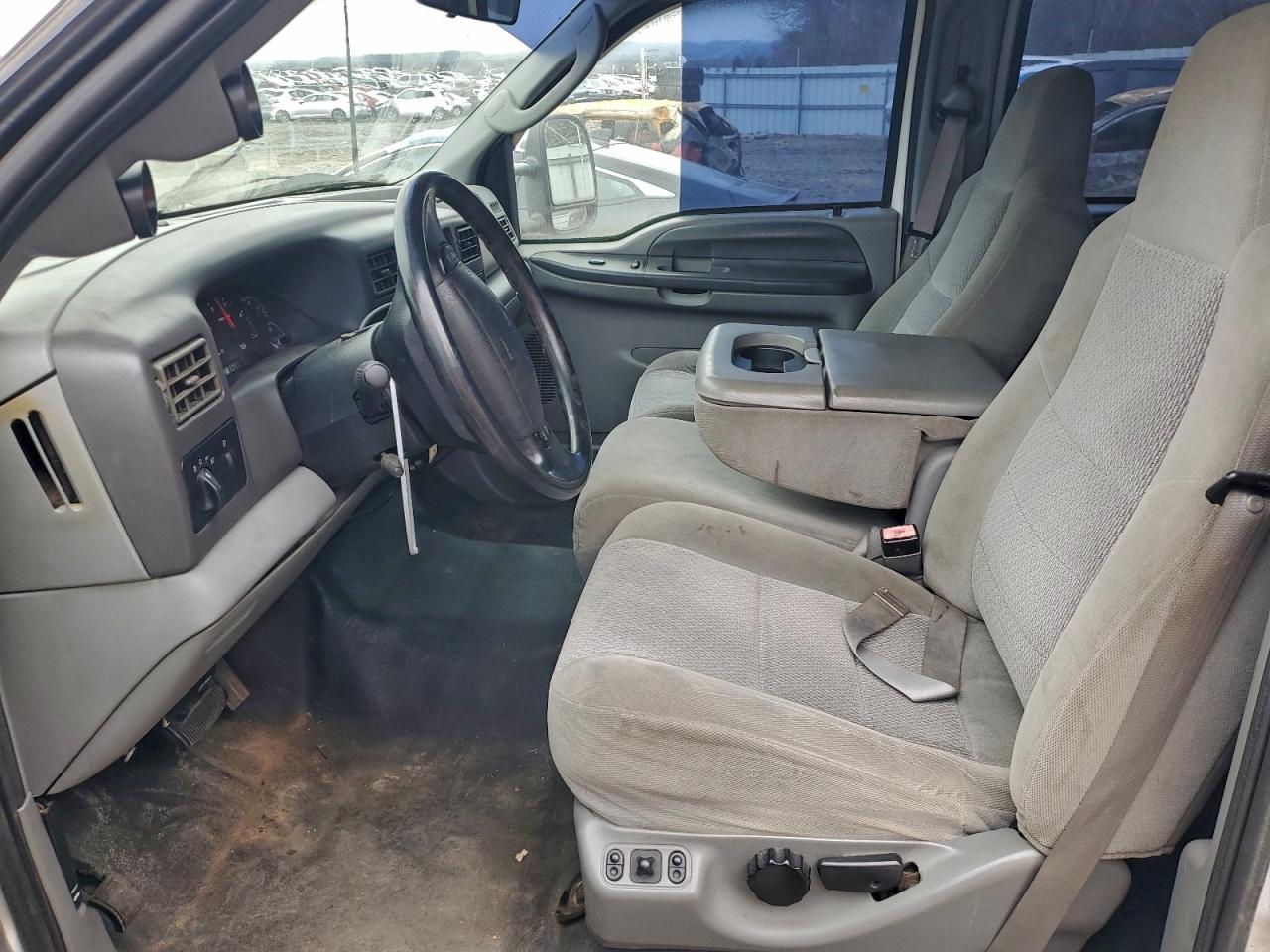 2003 FORD F350 SUPER DUTY TRUCK CAB AND CHASSIS photo 7