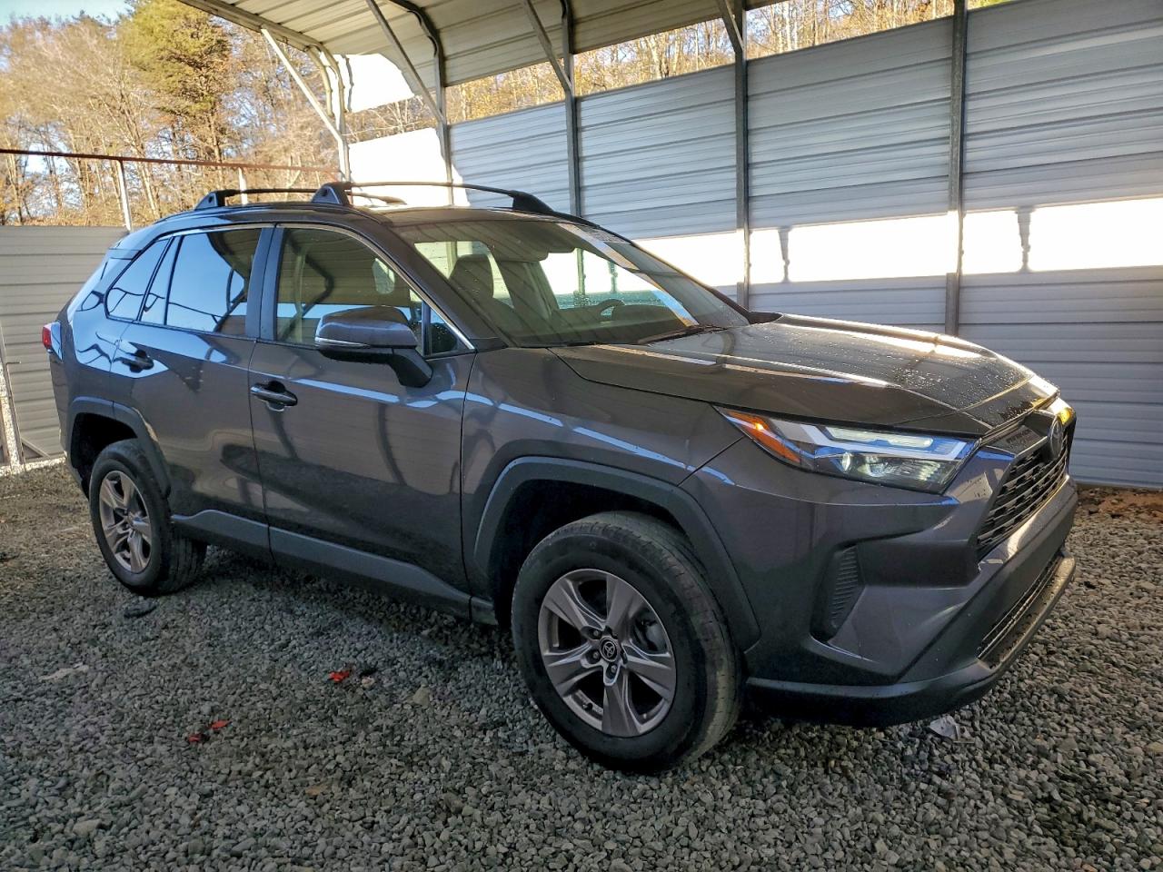 2022 TOYOTA RAV4 XLE photo 4