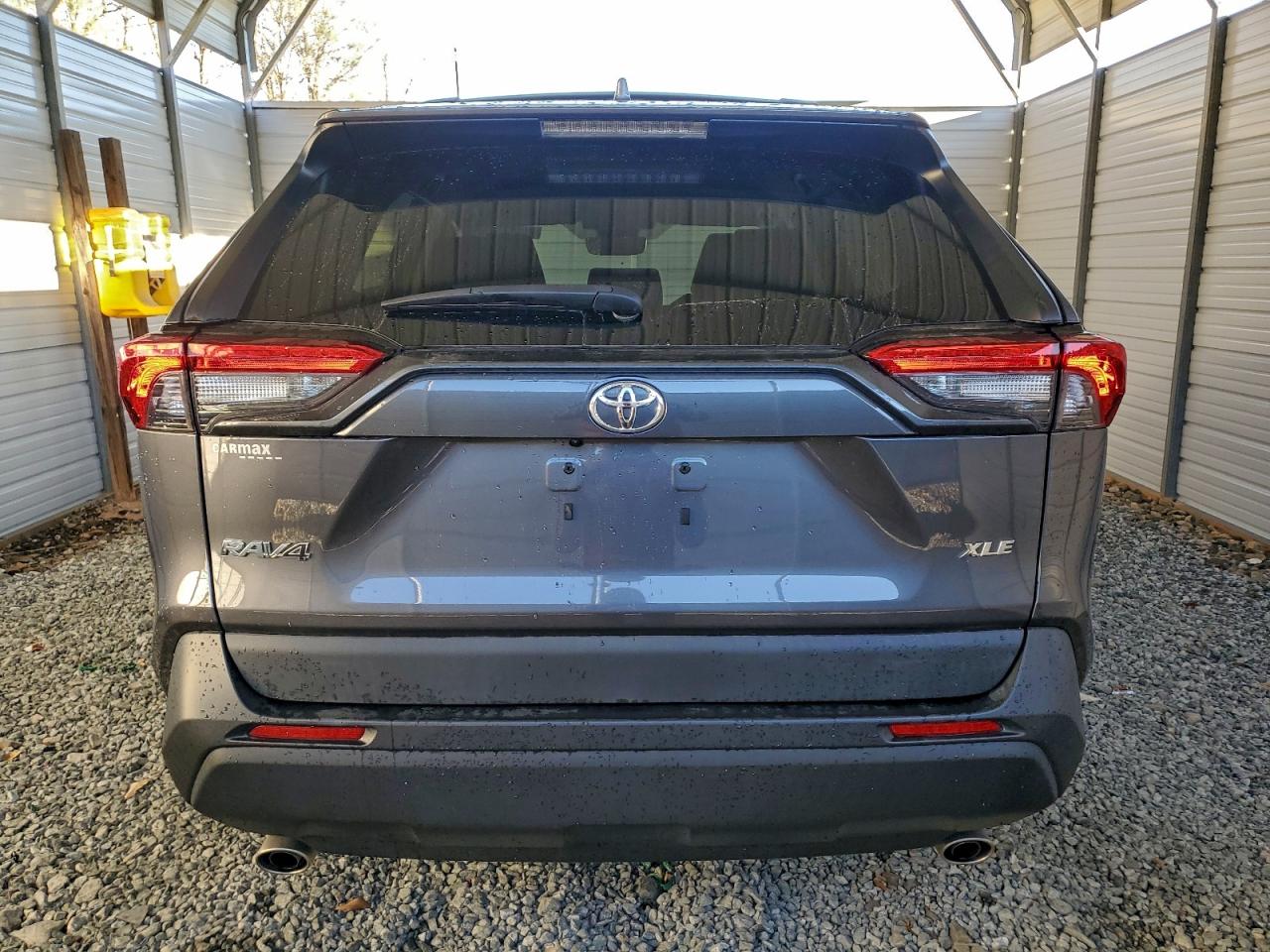 2022 TOYOTA RAV4 XLE photo 6
