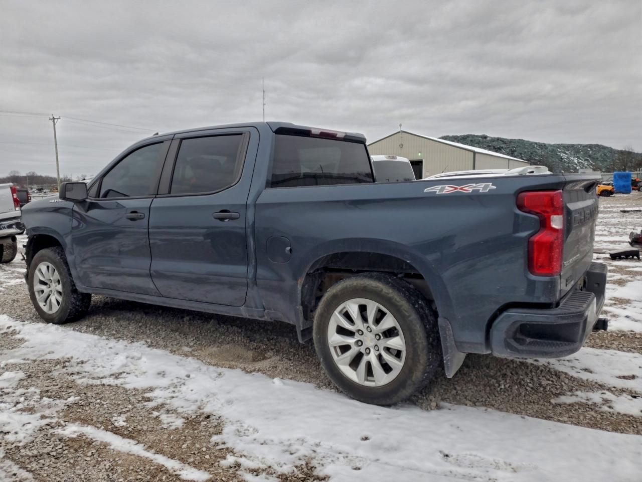 2020 CHEVROLET SILVERADO K1500 CUSTOM photo 2