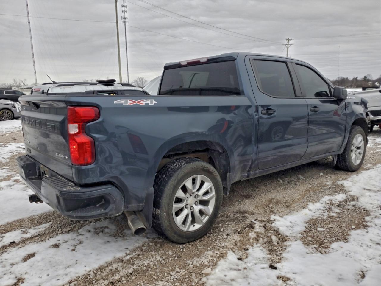 2020 CHEVROLET SILVERADO K1500 CUSTOM photo 3