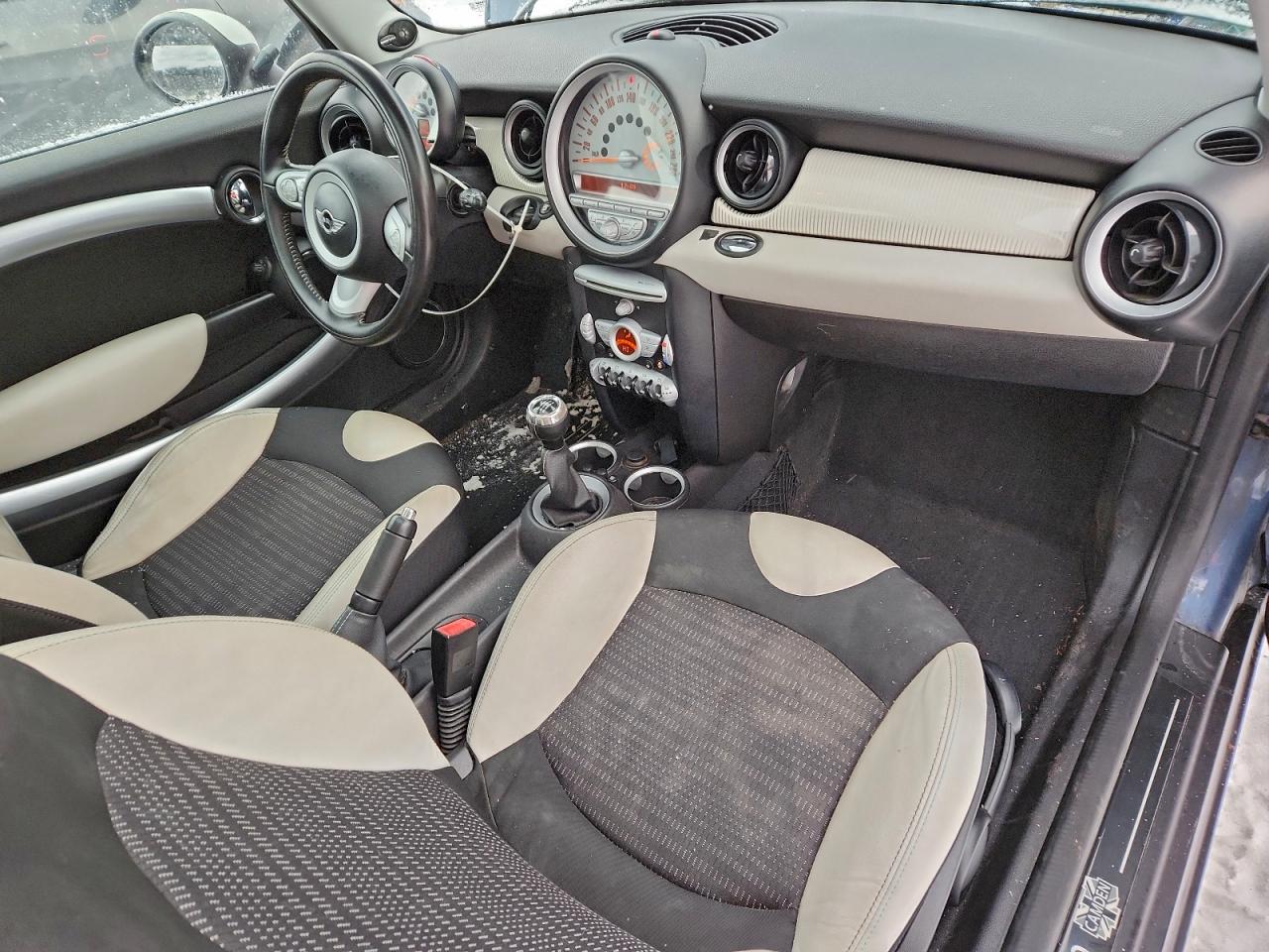 2010 MINI COOPER photo 8