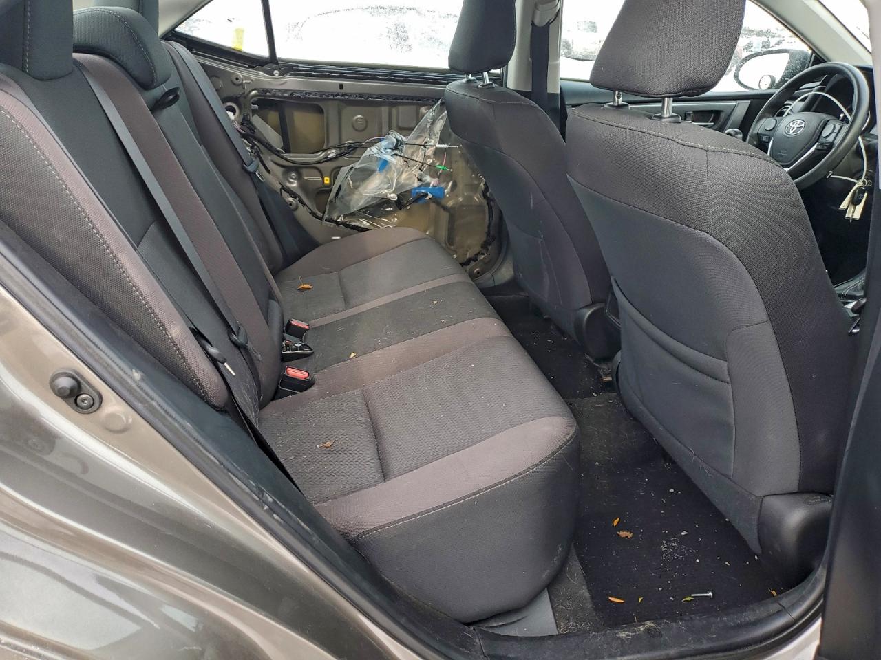2019 TOYOTA COROLLA L photo 10