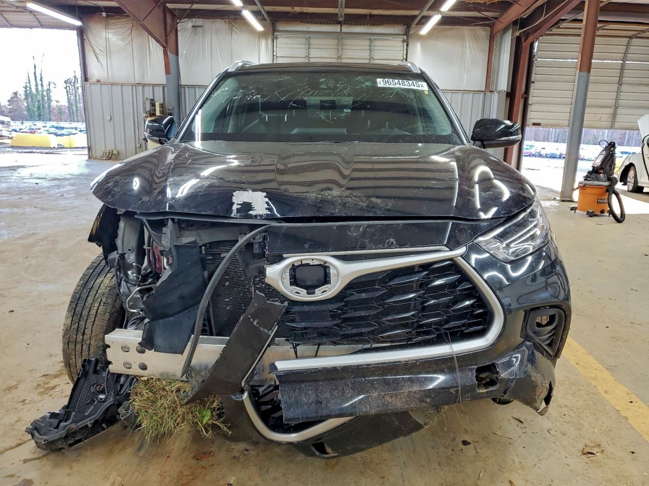 2022 TOYOTA HIGHLANDER XLE photo 5