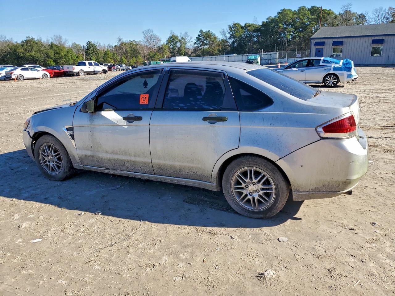 2008 FORD FOCUS SE photo 2