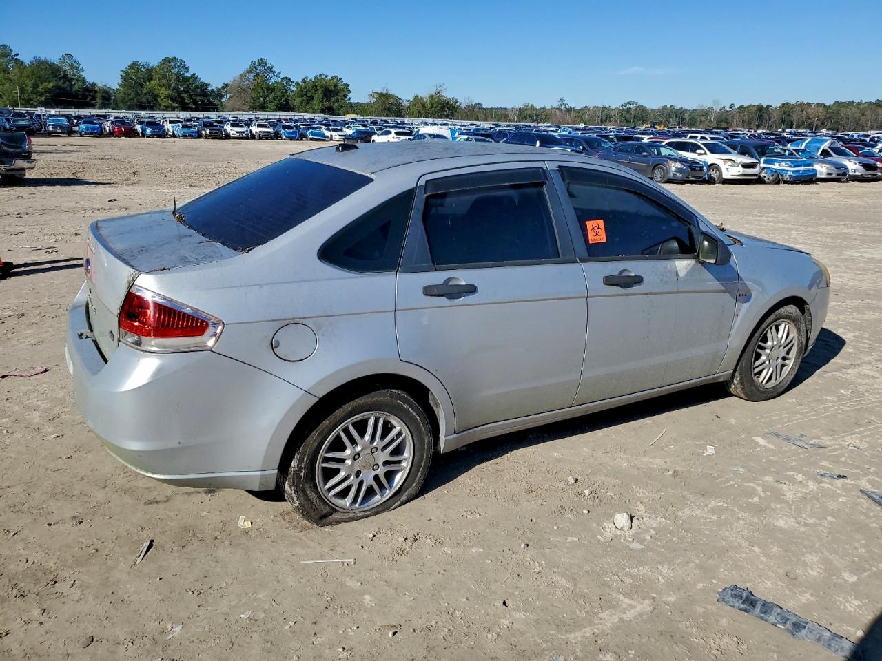 2008 FORD FOCUS SE photo 3
