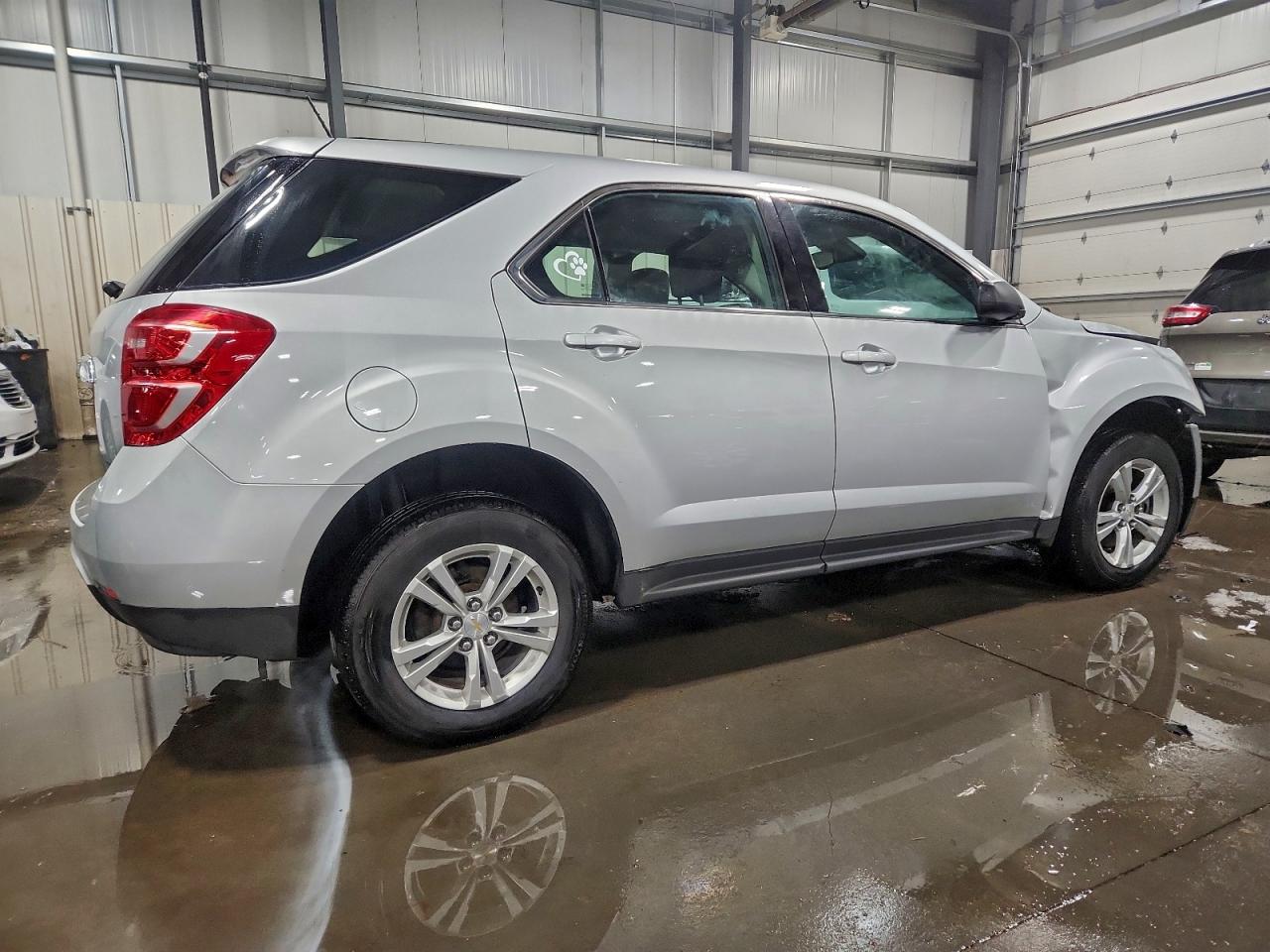 2017 CHEVROLET EQUINOX LS photo 3