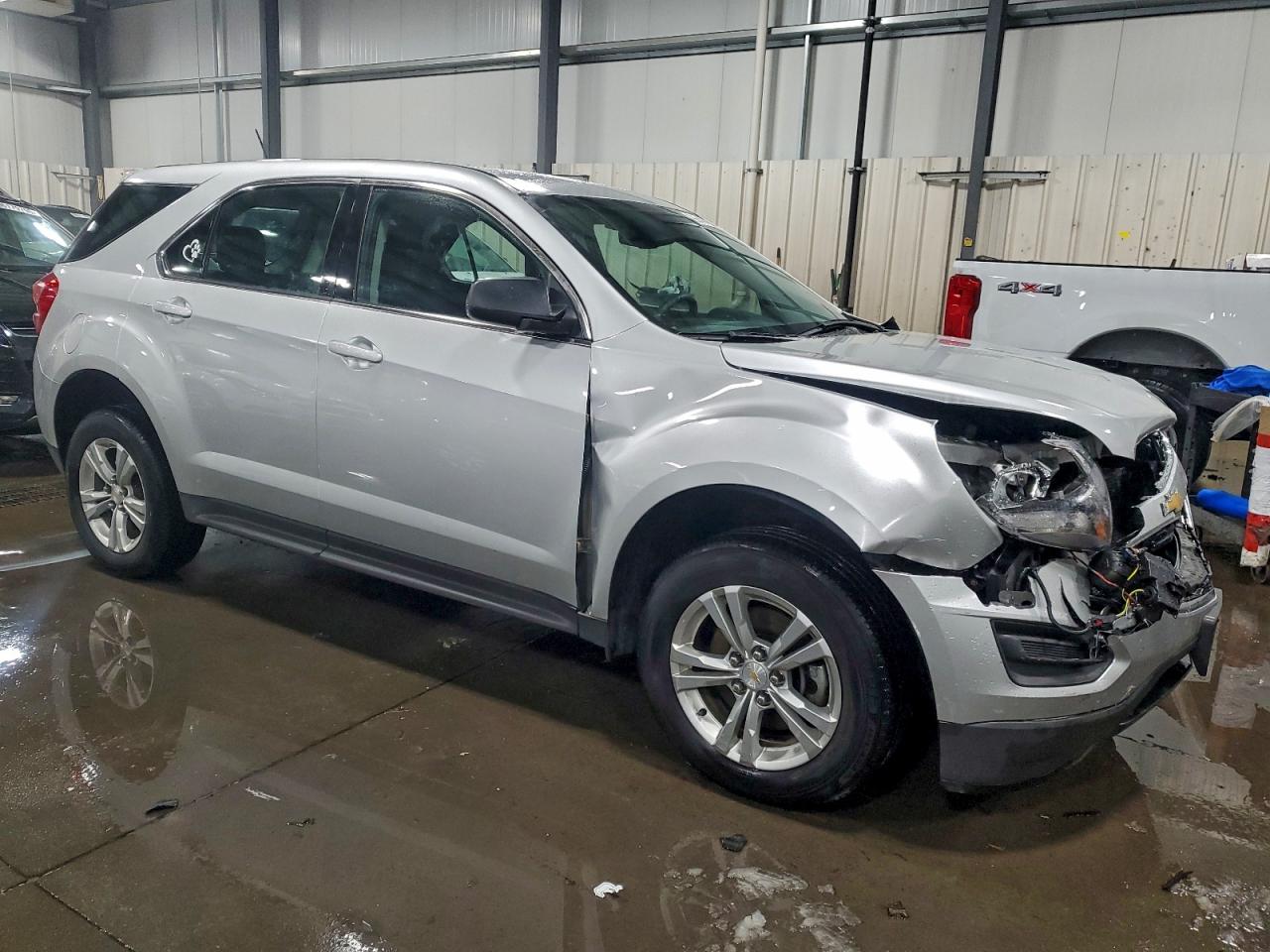 2017 CHEVROLET EQUINOX LS photo 4