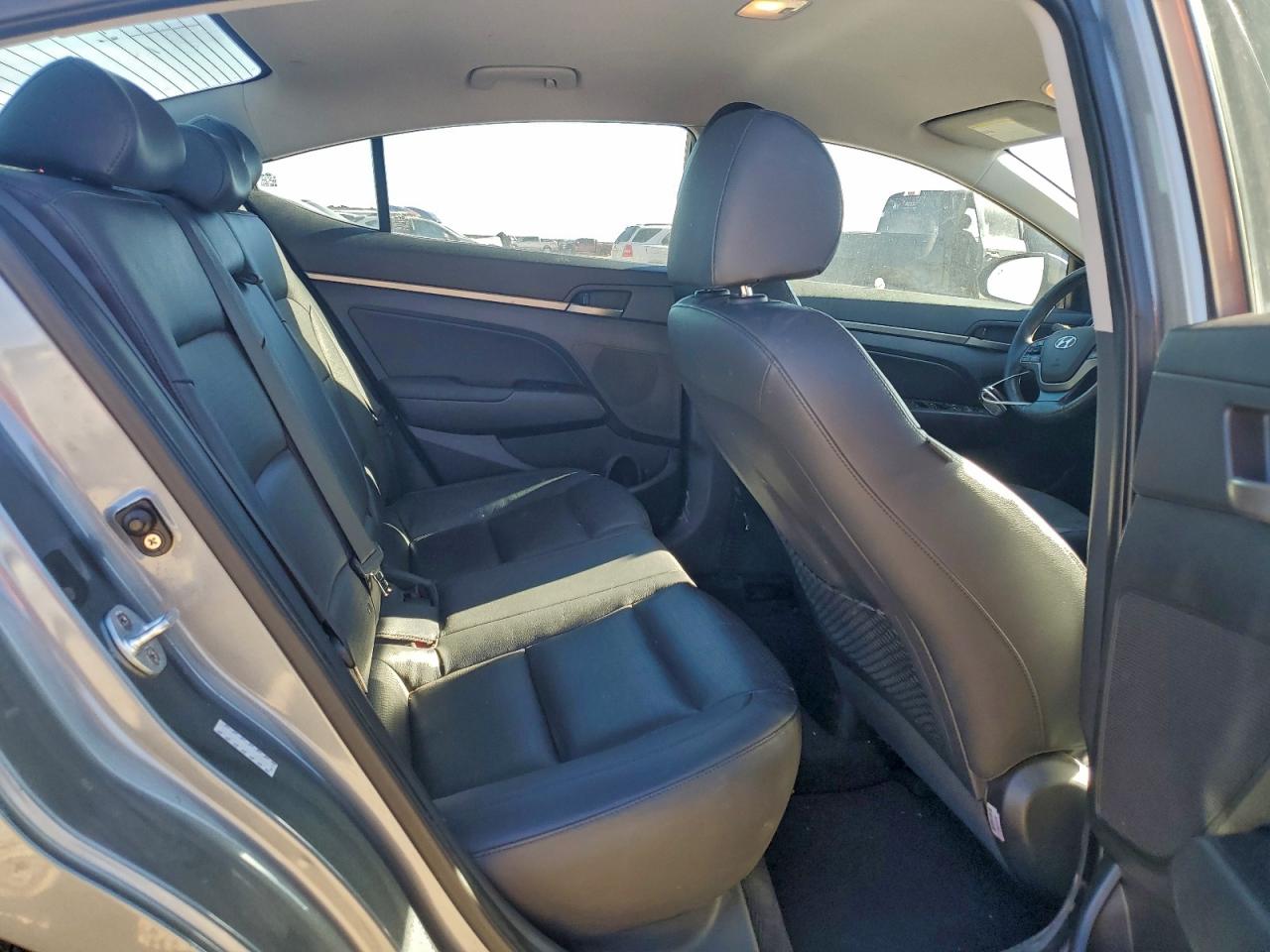 2017 HYUNDAI ELANTRA SE photo 10
