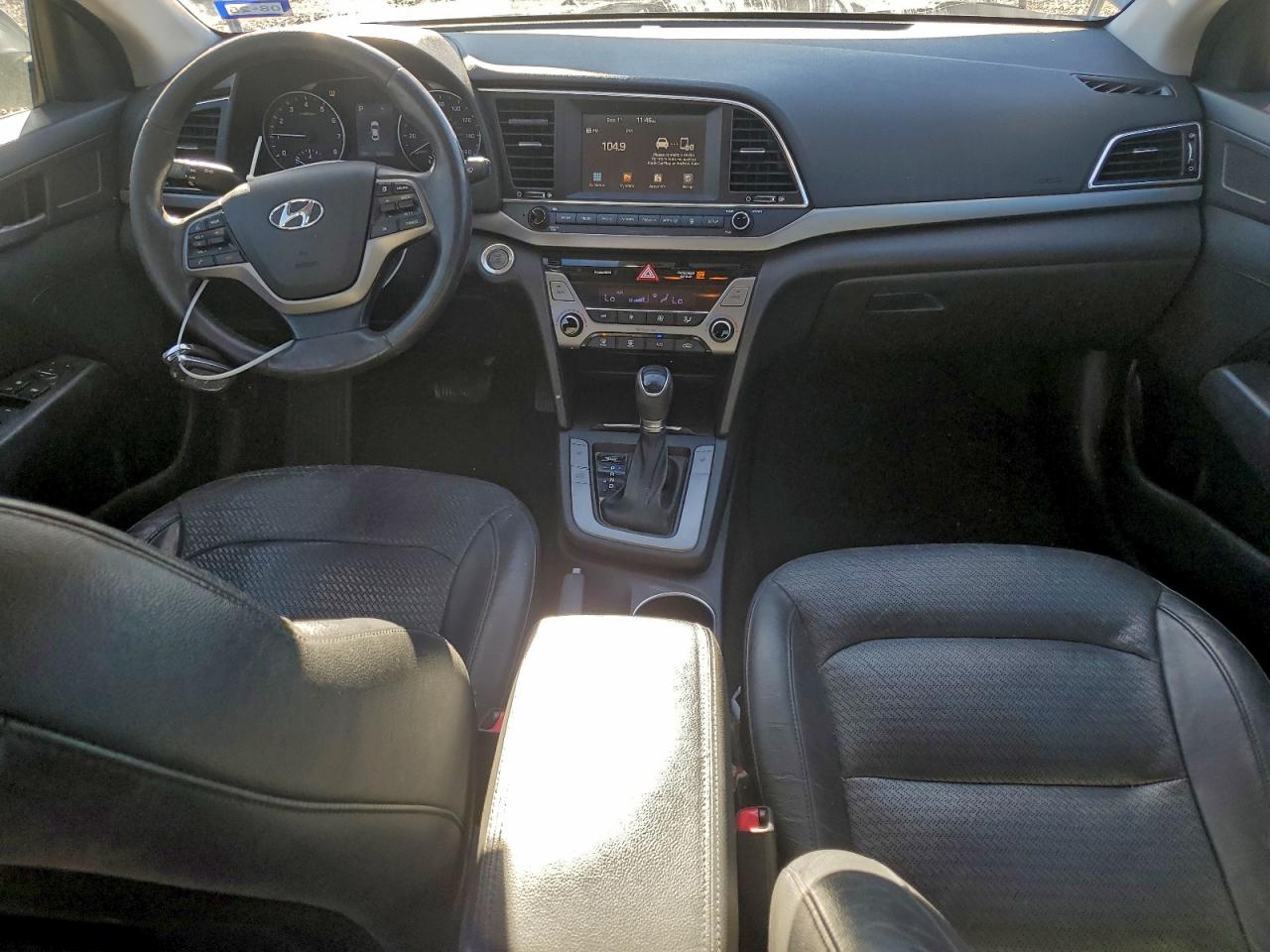 2017 HYUNDAI ELANTRA SE photo 8